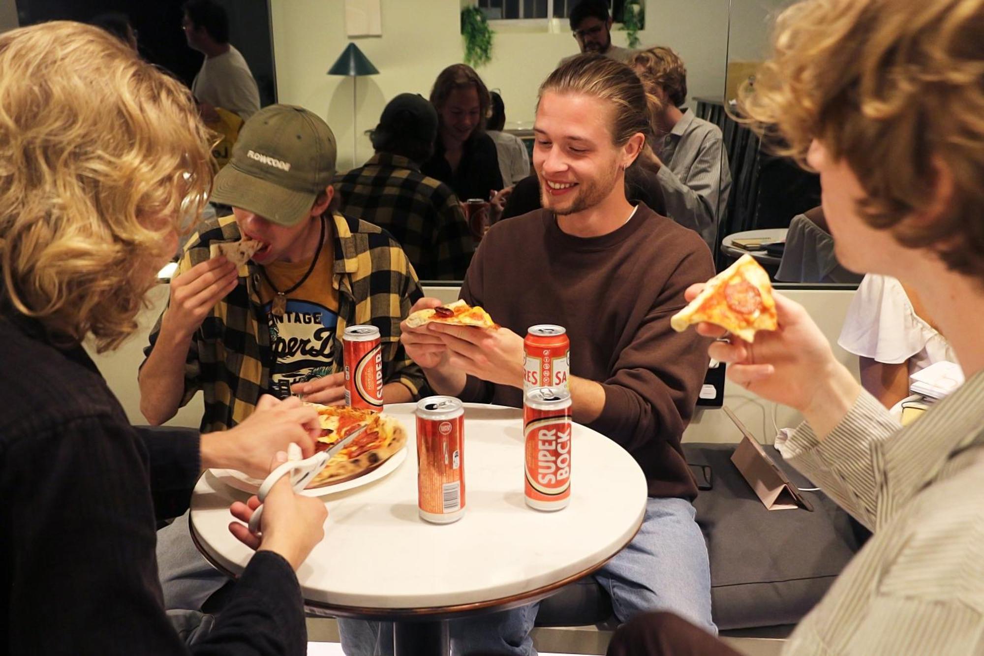 Gspot Hostels & Love Triangles Pizzeria Lisboa Eksteriør bilde